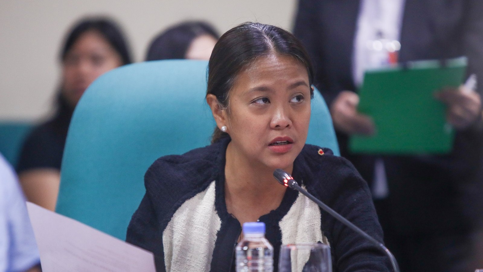 Ex-DPWH exec links Nancy Binay to 15% infra projects kickback 